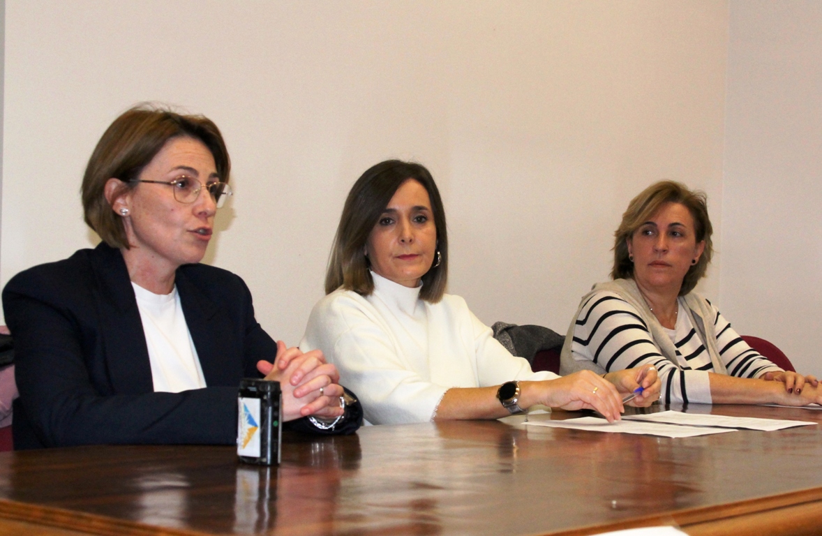 -Luisa Márquez en la entrega de distintivos