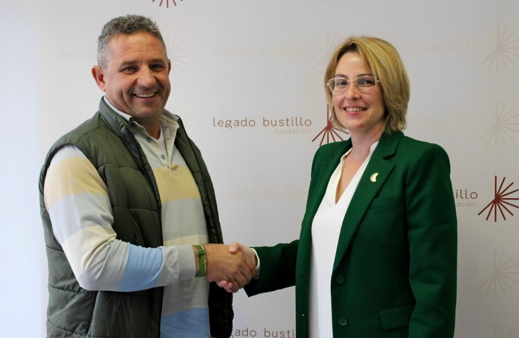 -Luisa Márquez y Pedro José M-Zarco escenificaron el acuerdo de colaboración