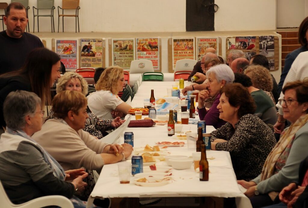 -Peñistas en la comida