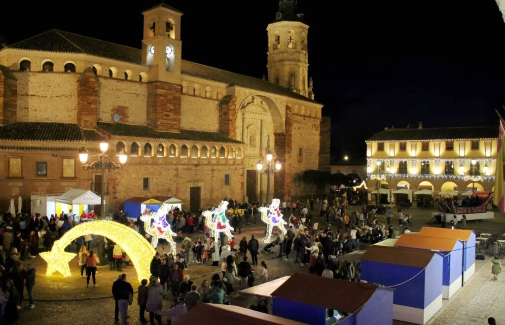 -Plaza Mayor recién iluminada