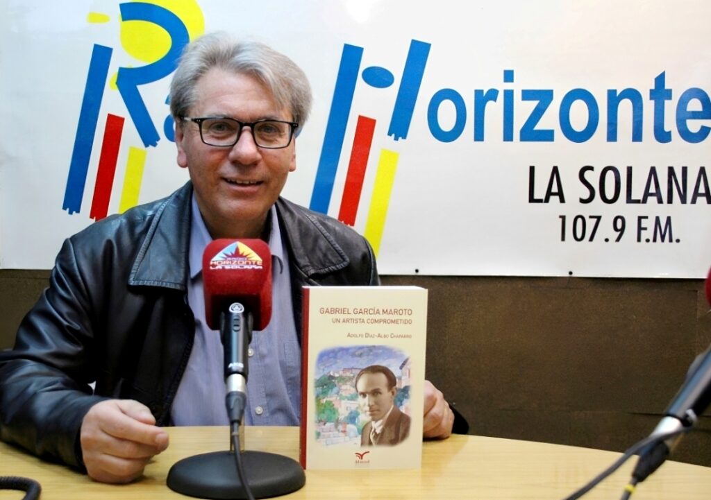 -Adolfo D-Albo con su libro