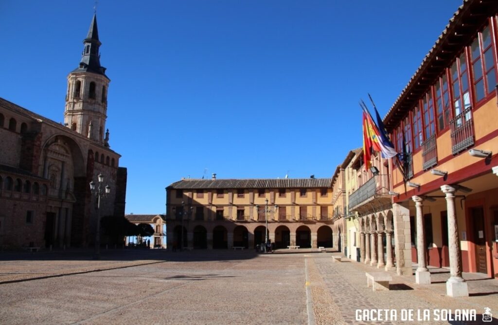 - Plaza Mayor La Solana