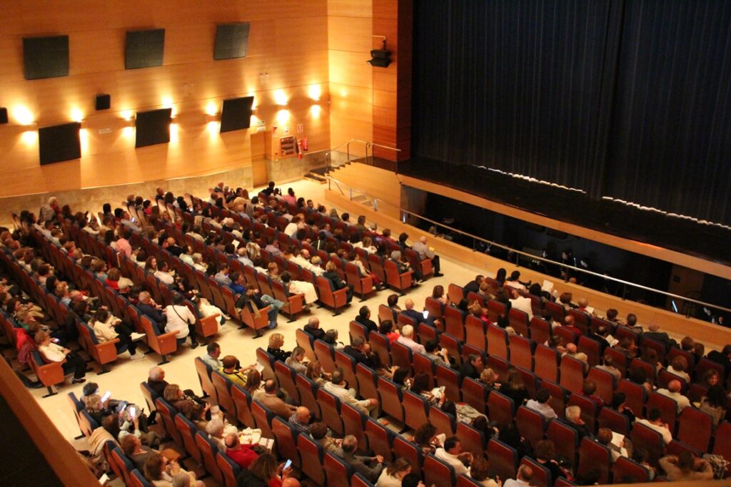 - Teatro Tomás Barrera
