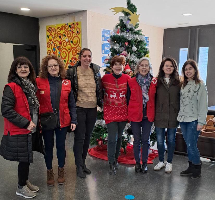 - Madres y Cruz Roja