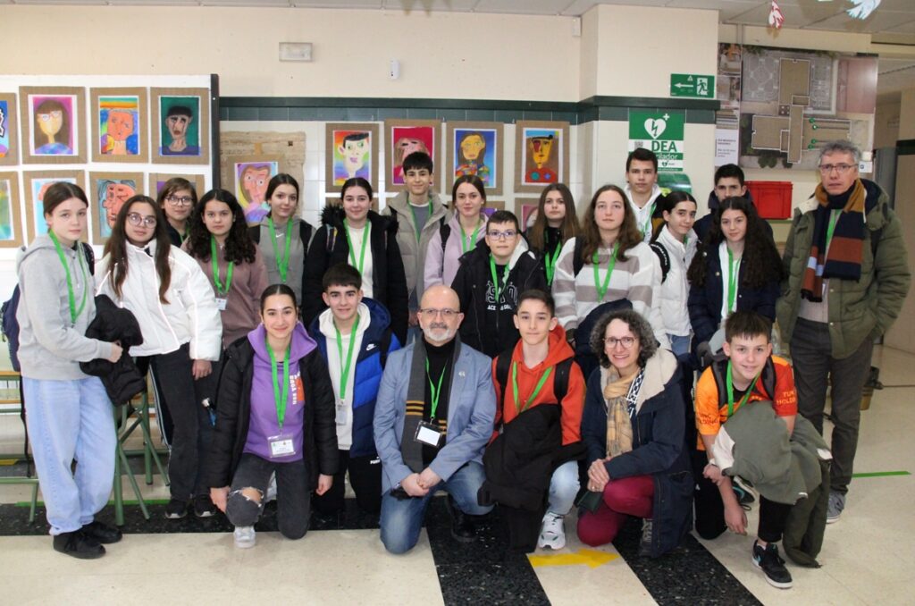 -Alumnos franceses y españoles con sus profesores en el IES Modesto Navarro