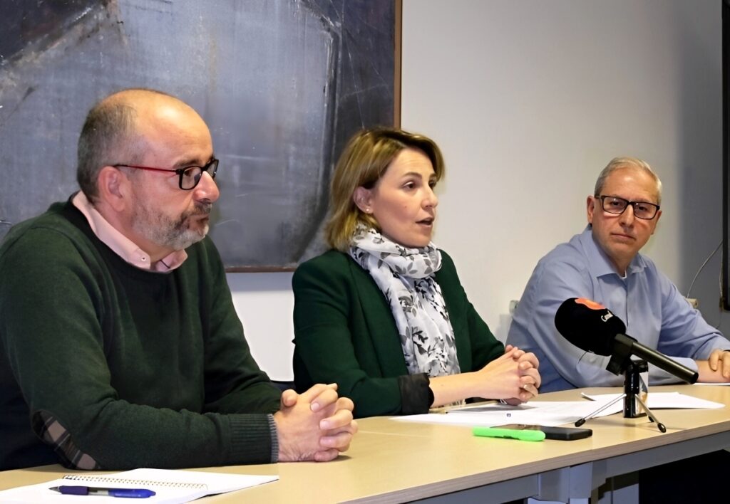 -Miguel_Ruiz_-izda-_en_una_rueda_de_prensa_del_Legado_Bustillo.jpg