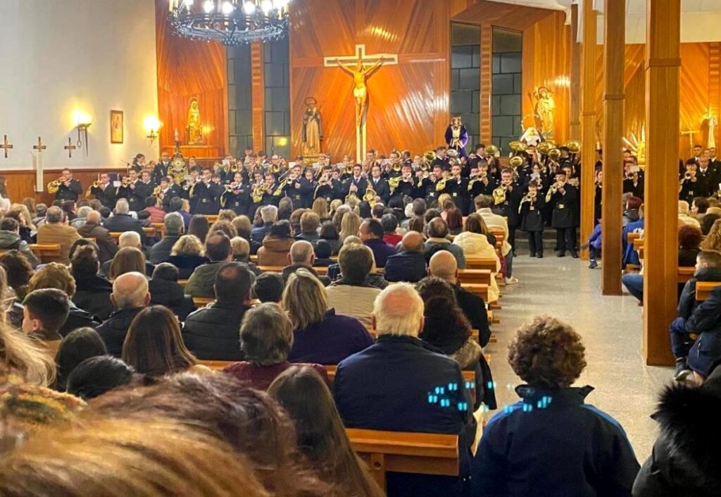 -Actuación de la Banda de Jesús en Santa María