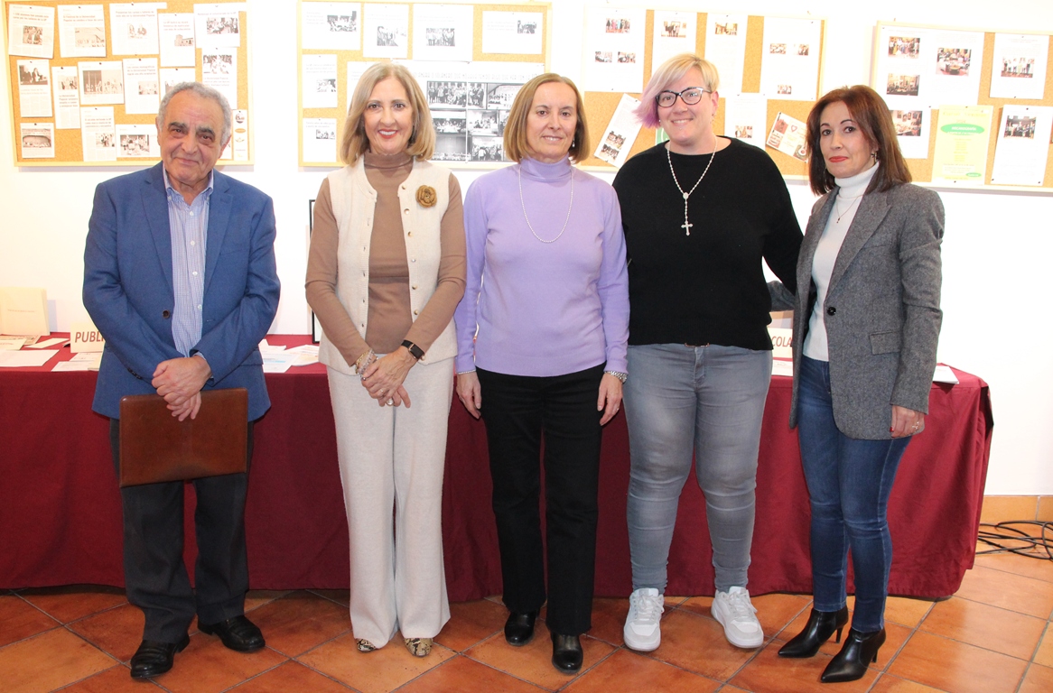 - Charla y expo UP todos