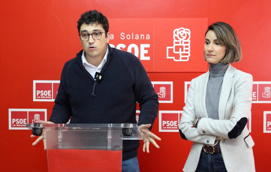 -Eulalio Díaz-Cano junto a María José Arias