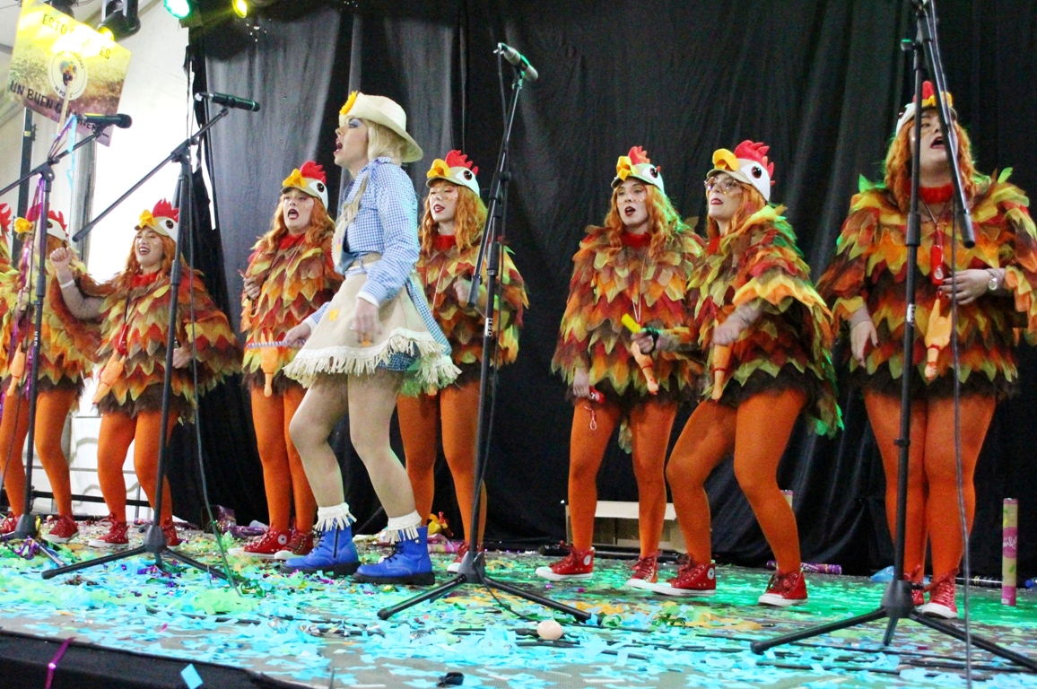 -Ni muchas ni pocas murga de mujeres