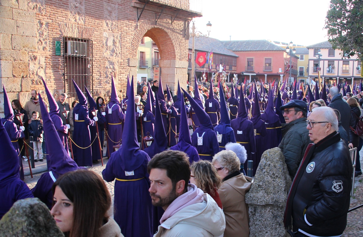 -Filas de nazarenos de Jesús