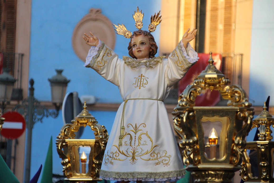 -Nueva túnica del Niño Jesús