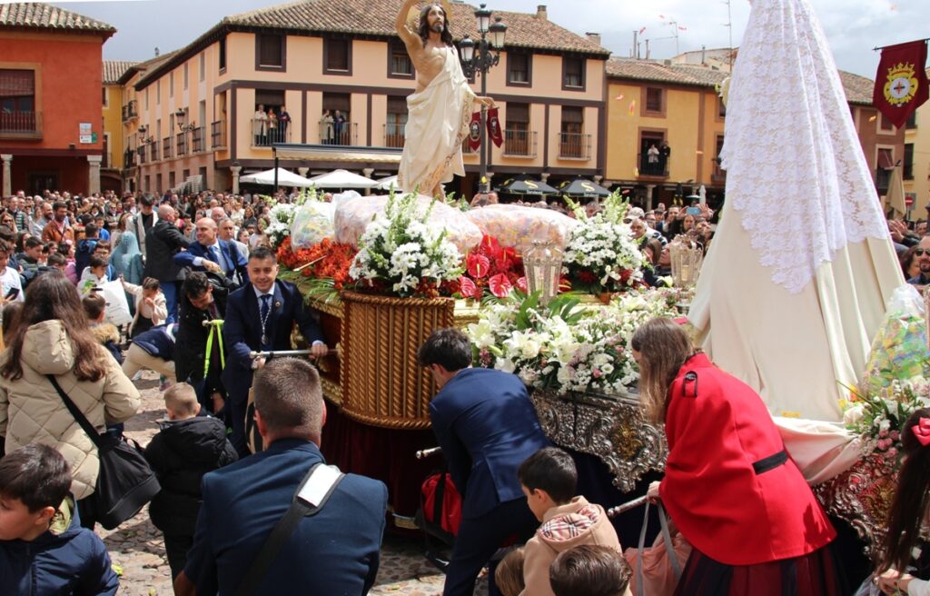 - Plaza repleta durante el encuentro