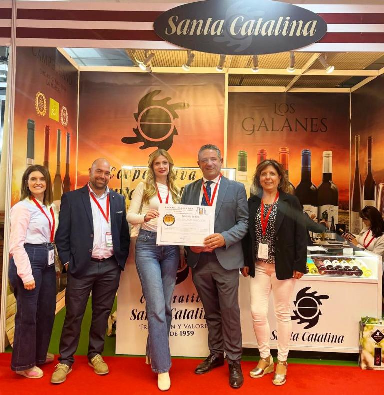 - Premio al Tinto Selección