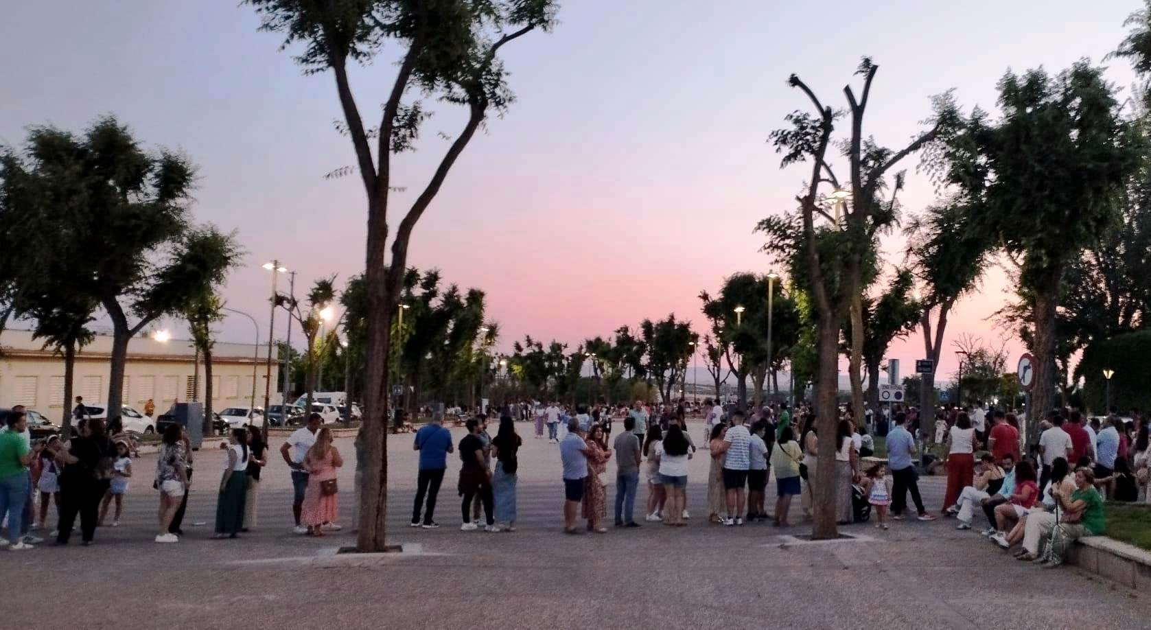 -Colas_enormes_de_gente_para_entrar_al_concierto.jpg