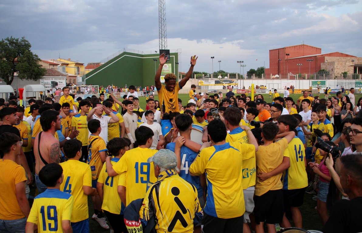 -Los jugadores fueron subidos a hombros