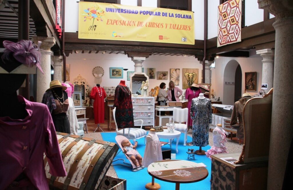 -Panorámica de la exposición