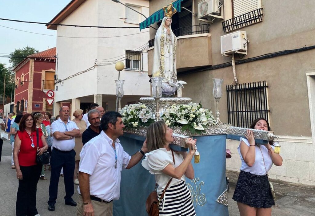 -Procesión_de_Fátima_a_La_Calzada.jpg