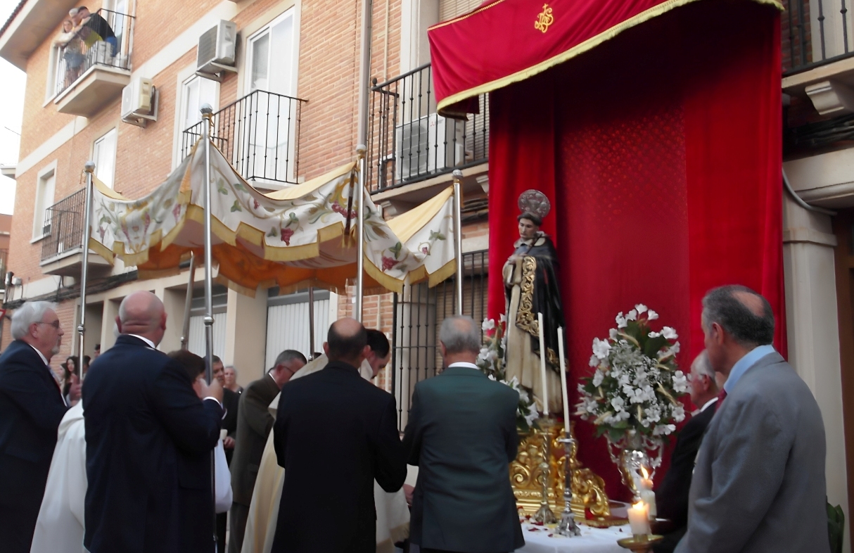 -San Juan de Ávila en uno de los altares del recorrido