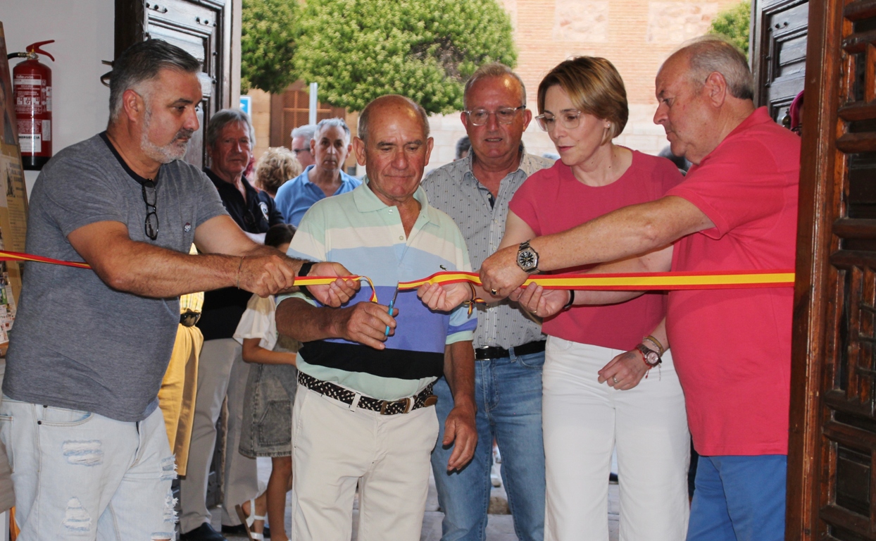 -La muestra fue inaugurada por la alcaldesa