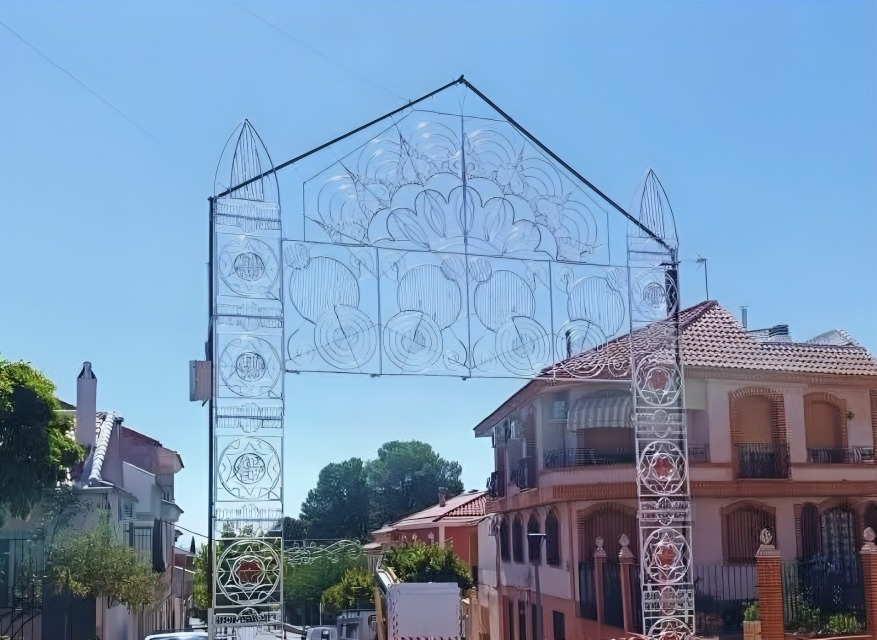 - Nuevo arco feria 2025