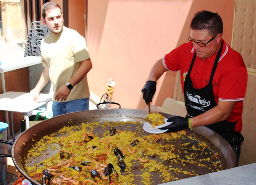 -Cocinando paellas