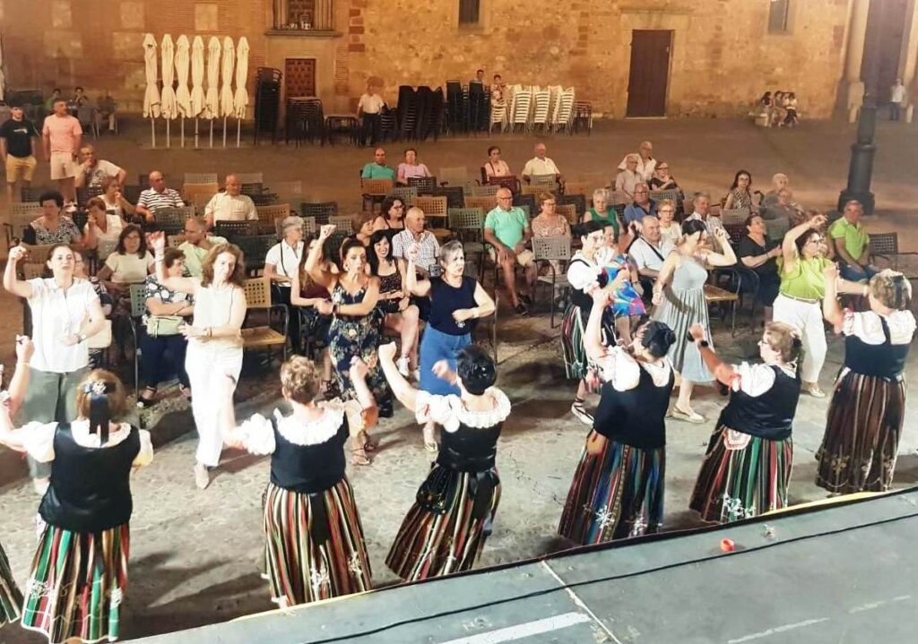 -El_último_ensayo_se_celebró_en_la_plaza.jpg