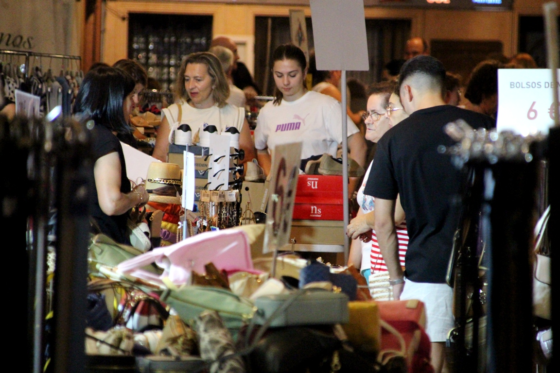 -Mucho ambiente durante la actividad comercial