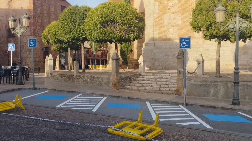 - Aparcamientos discapacidad