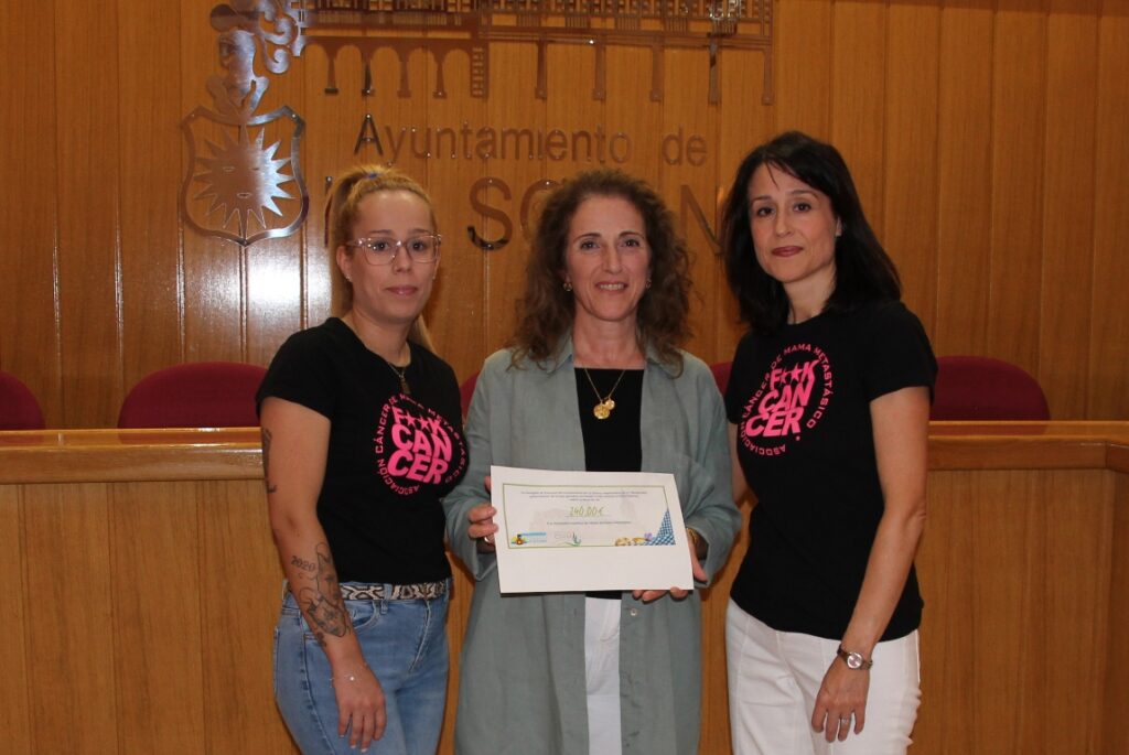 - Entrega cheque AECMM