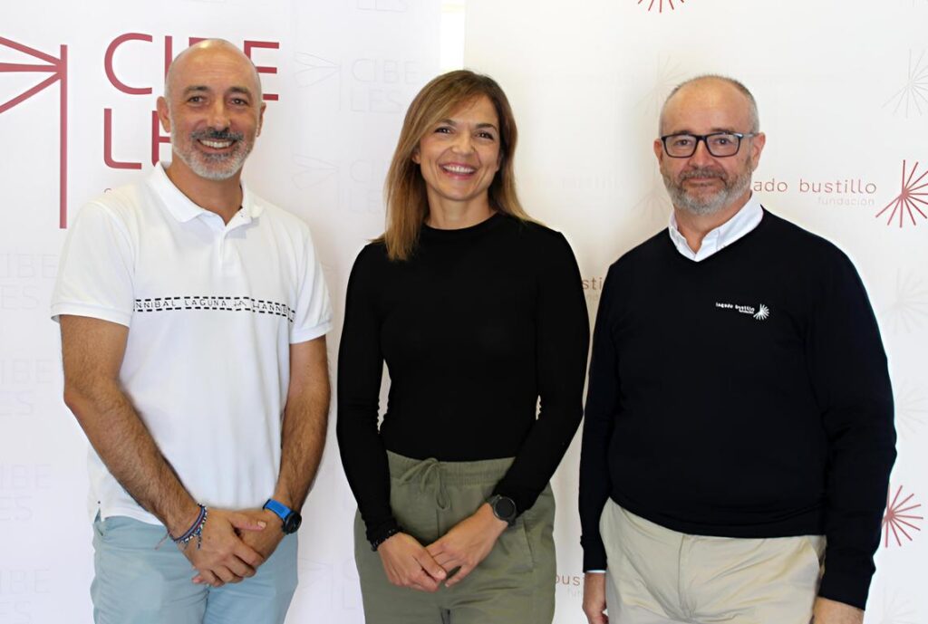-Los_responsables_de_las_fundaciones_en_la_sede_del_Legado_Bustillo.jpg
