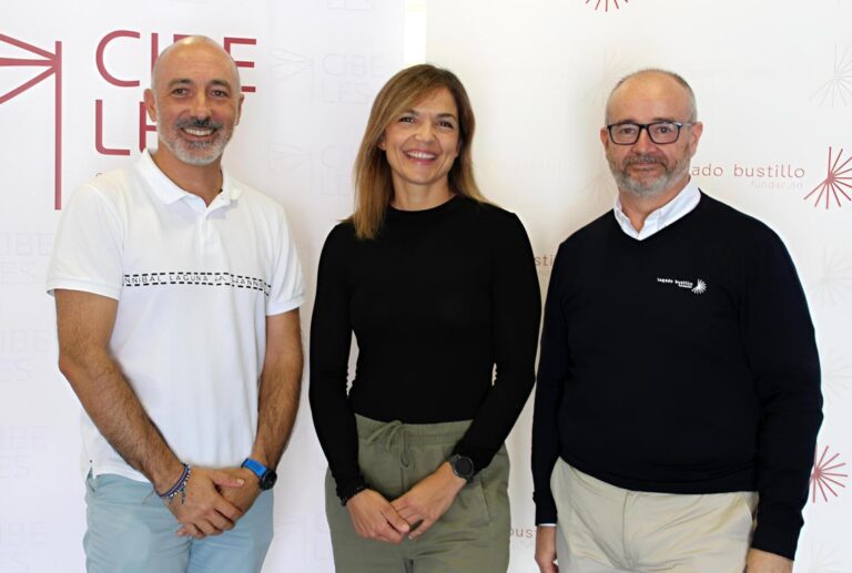 -Los_responsables_de_las_fundaciones_en_la_sede_del_Legado_Bustillo.jpg