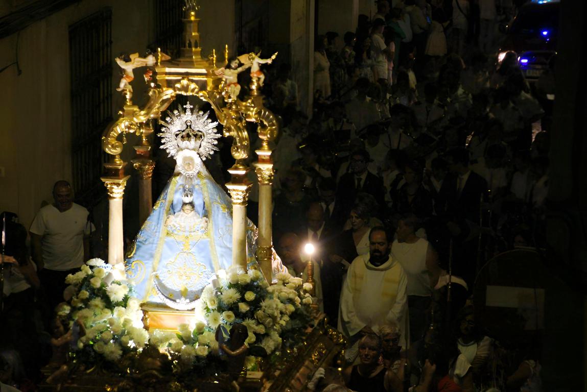 -Procesión de subida a la parroquia