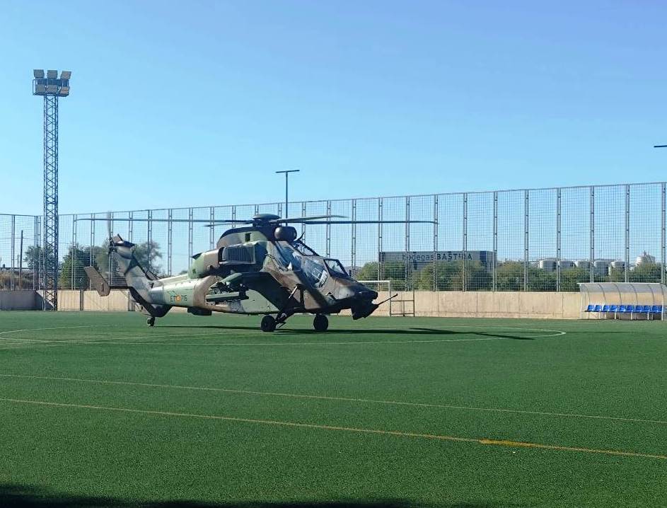 -Tigre_Eurocopter_sobre_el_anexo_de_La_Moheda.jpg