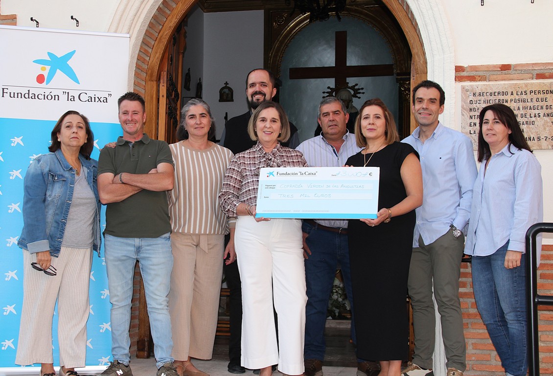 -Entrega simbólica de la ayuda