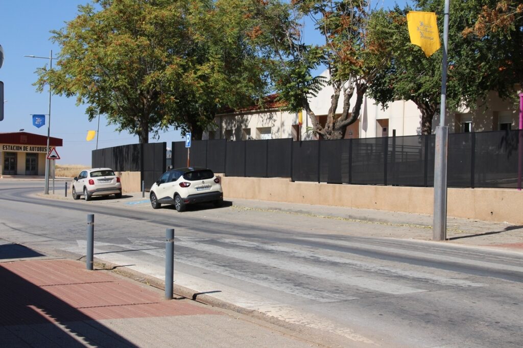 - Paso de peatrones junto a la guardería