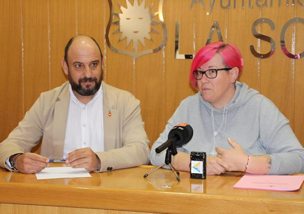 -Santiago_López_y_Ángela_Notario_explicaron_los_gastos.jpg