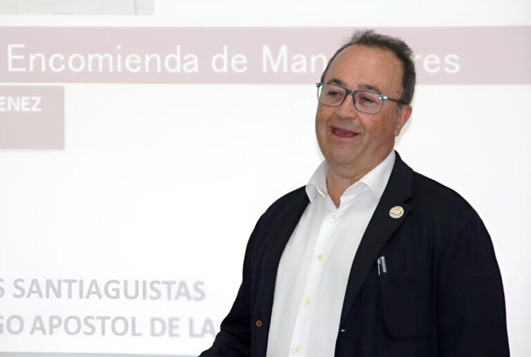 -Teorodo_Sánchez-Migallón_durante_su_charla-.jpg