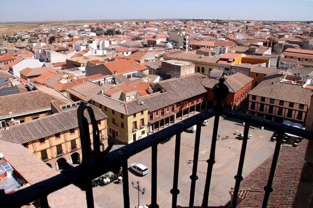 -Plaza_desde_la_torre-fotor-enhance-2025121883842.jpg