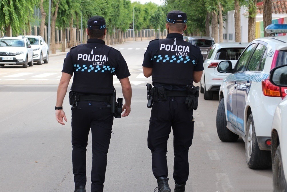 -Policía_Local_patrullando.jpg