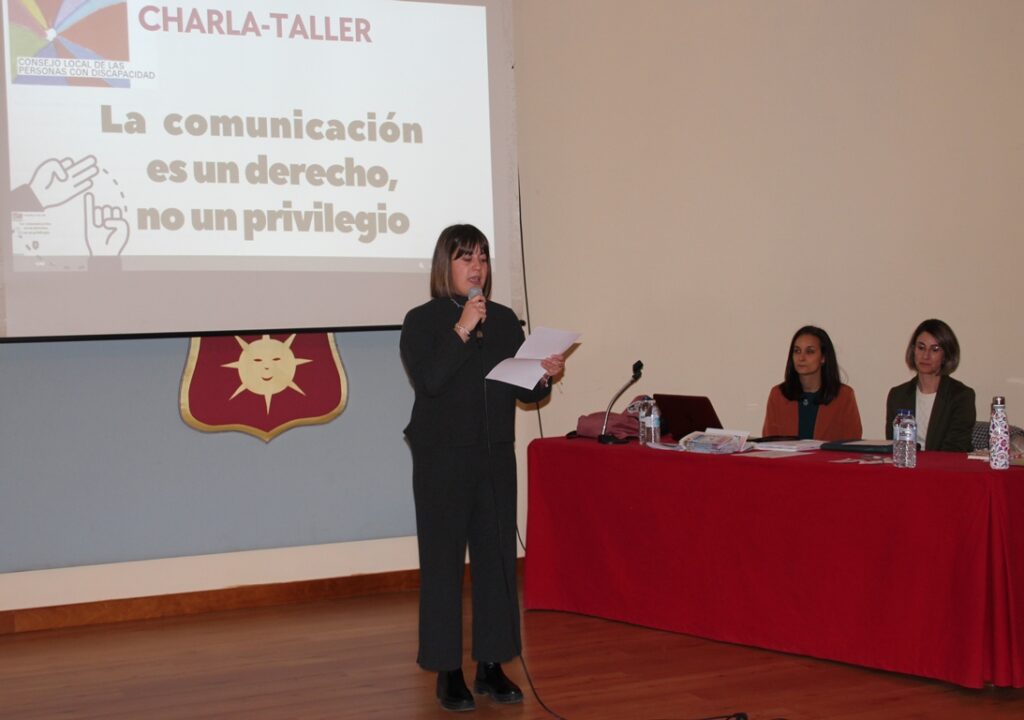 - S Discapacidad charla comunicación