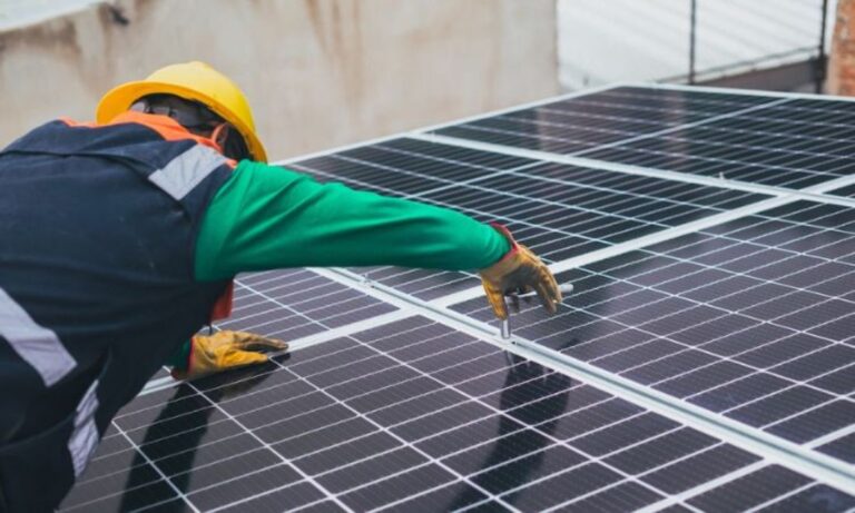 - Placas solares