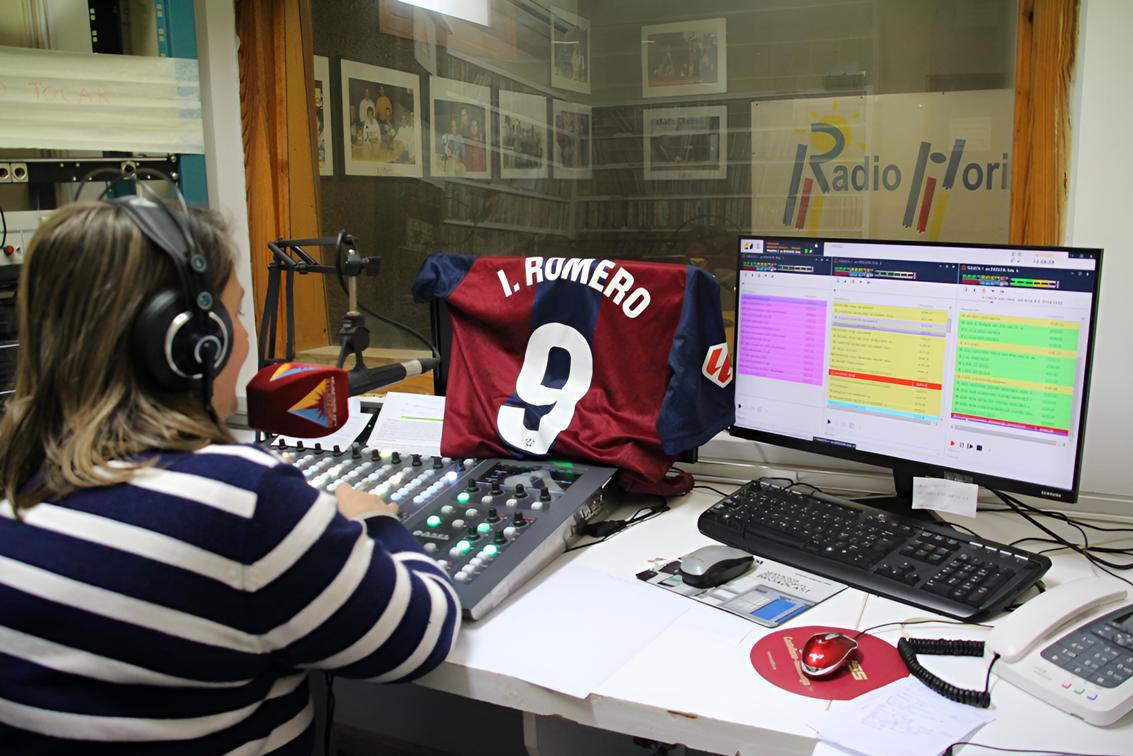 -Rocío_Reinoso_condujo_el_concurso_radiofónico.jpg